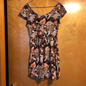 SOLD ❌ Xhilaration splatter dress